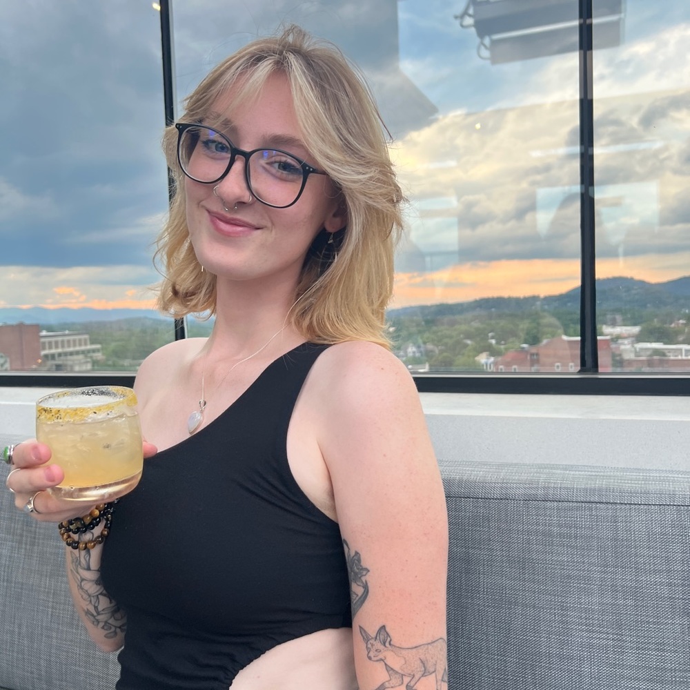 Meet your Posher, Hannah